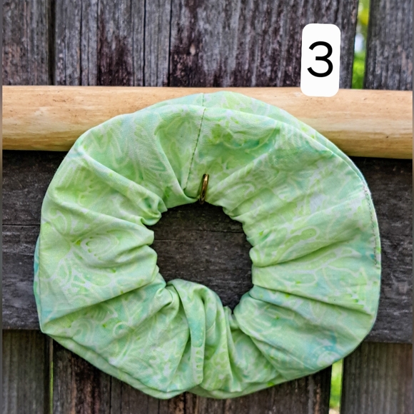 ONE Colorful Scrunchie Batik Cotton Blue Green Yellow Abstract Floral Prnts - Picture 7 of 7